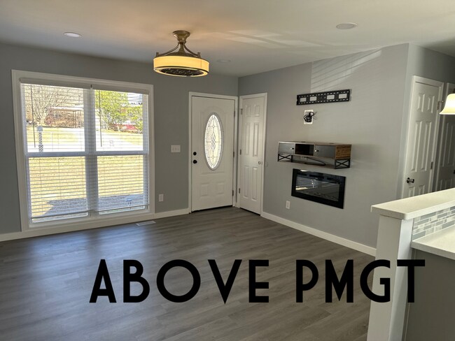 Building Photo - In Greer completely Renovated 3 bedroom - 2 bathroom Home