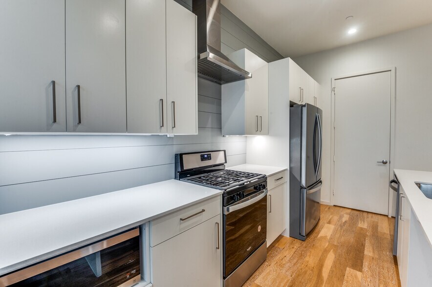 Building Photo - 3812 San Jacinto St