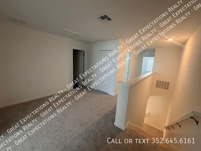 Building Photo - 4923 SW 81st Ln