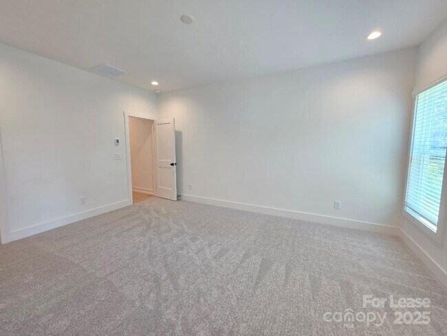 Building Photo - 511 Bowman Rd