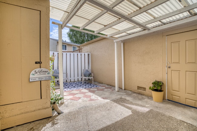 Building Photo - 4252 Comet Cir