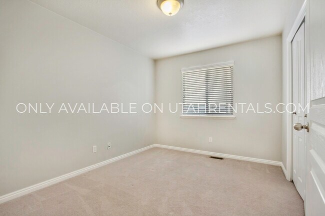 Building Photo - 4306 N Chestnut Oak Dr