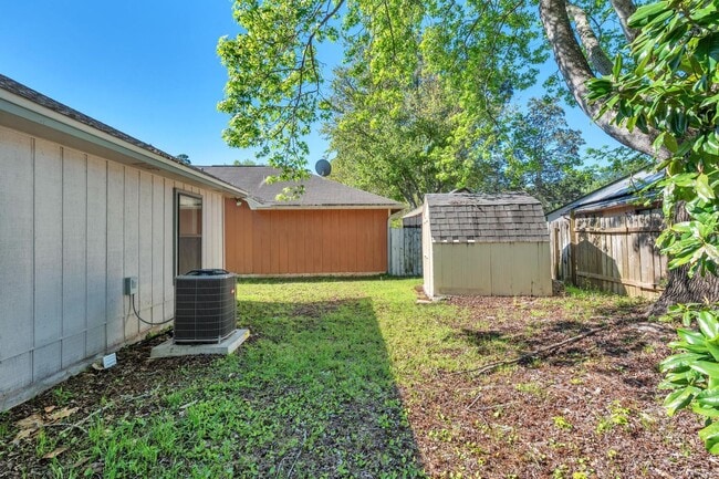 Building Photo - Charming 2 Bedroom Florida Cottage in Convenient Location!!