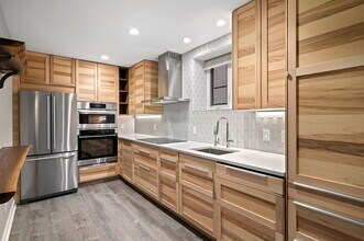 Building Photo - 1252 W Carmen Ave