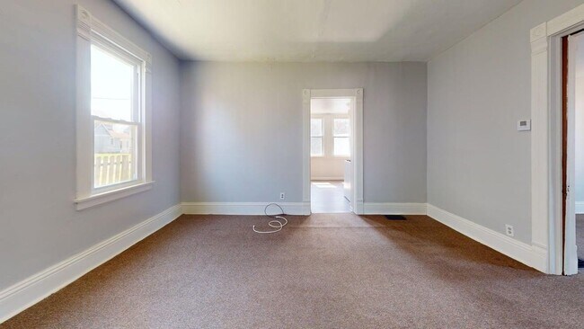 Building Photo - 1120 6th St NW