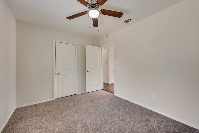 Building Photo - 3005 Hatcher St