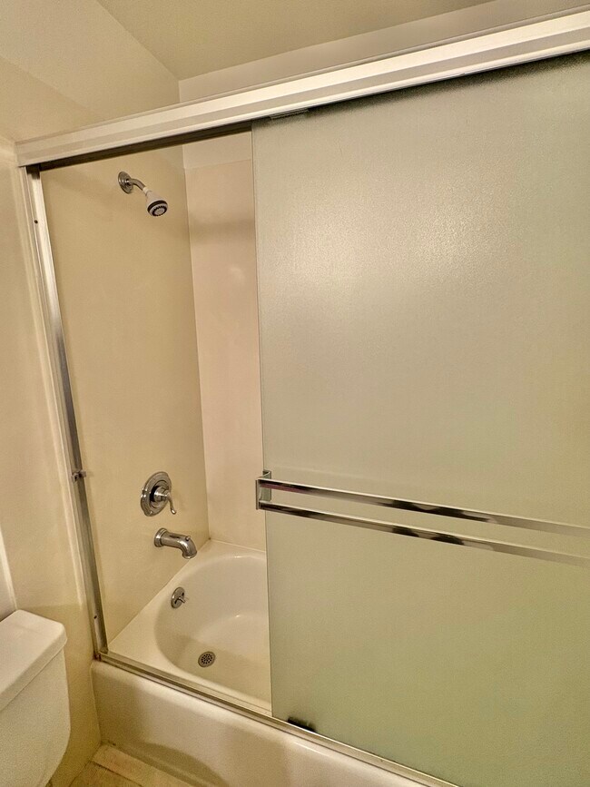 Building Photo - 959 Wallace Dr