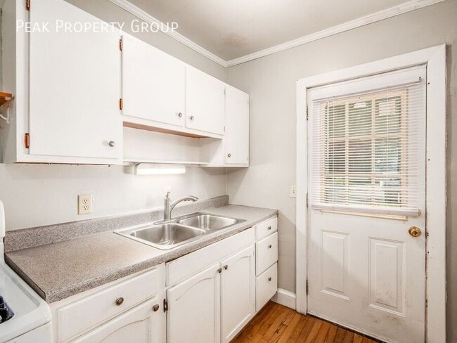 Building Photo - 1425 Northwest Blvd