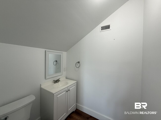 Building Photo - 10391 Emmanuel St