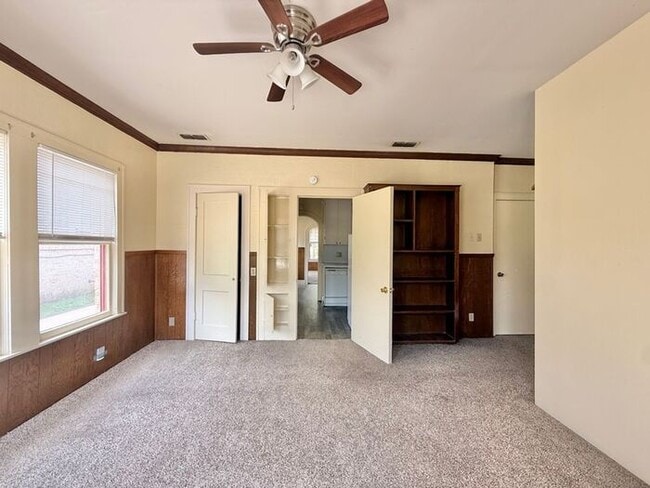 Building Photo - Charming Downtown Living in Tyler! 1 Bedroom 1 Bath! Available Now!