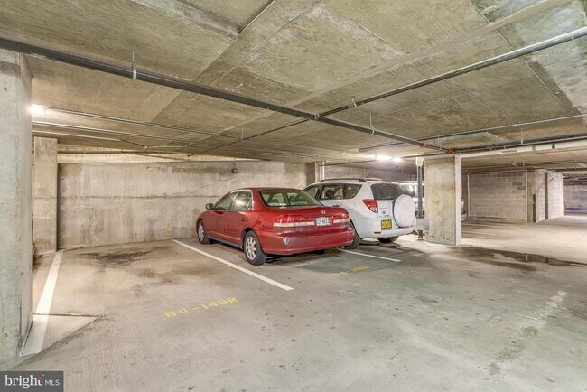 Building Photo - 1020 N Highland St