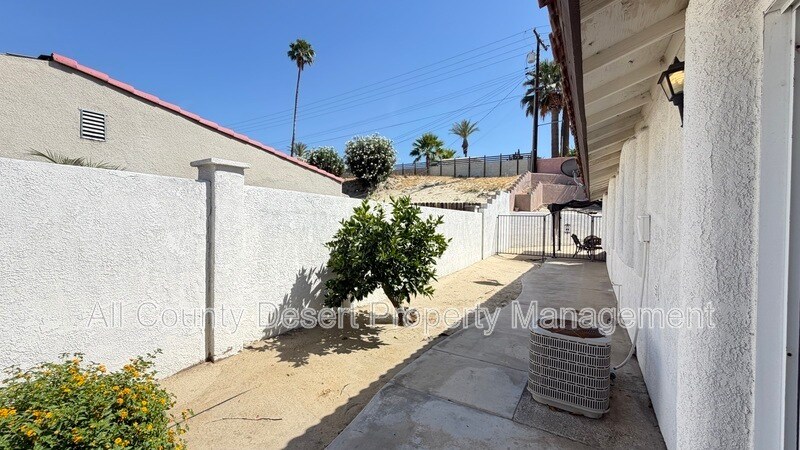 Building Photo - 79891 Ave 42