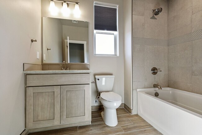 Building Photo - Newer Construction Home located in Mesa Village