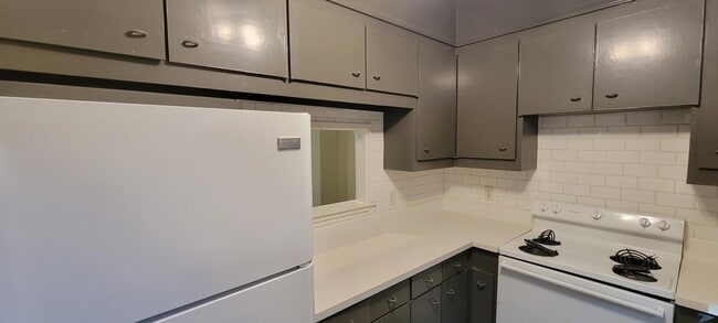 Building Photo - 1055 Quinn St