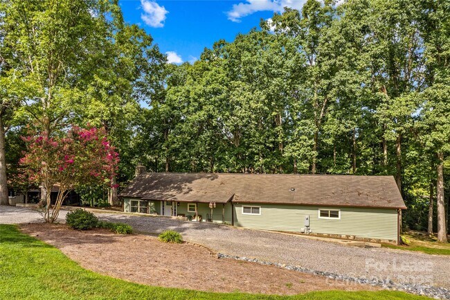 Building Photo - 173 Waddell Rd