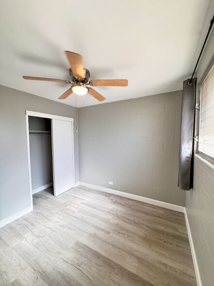 Building Photo - 722 University Ave