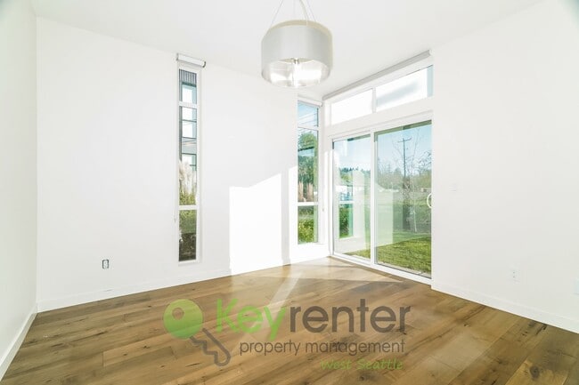 Building Photo - Live the Alki Lifestyle with Park and Beach at Your Door