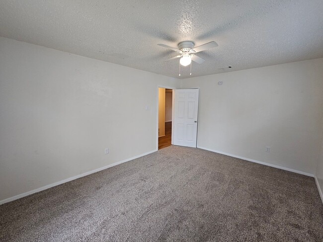 Building Photo - 110 Muleta Dr