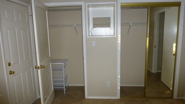 Building Photo - **Move In Special-50% Off First Months Rent**