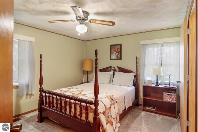 Building Photo - 7079 Hawley Rd