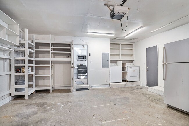 Building Photo - 339 Magnolia Dr
