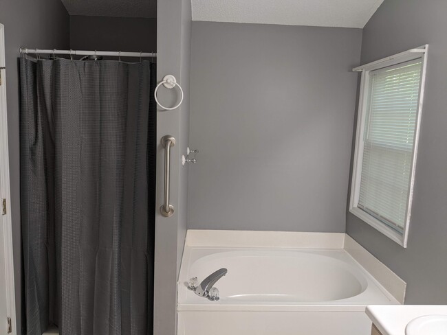 Building Photo - 408 Patriot Pl