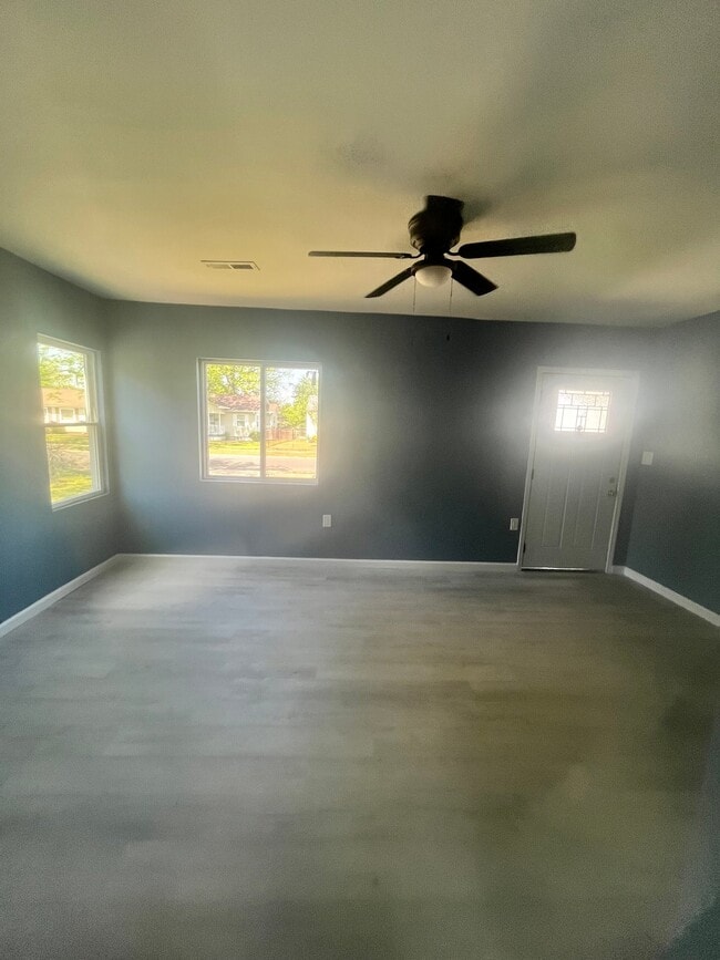 Building Photo - 4513 13th Ave N