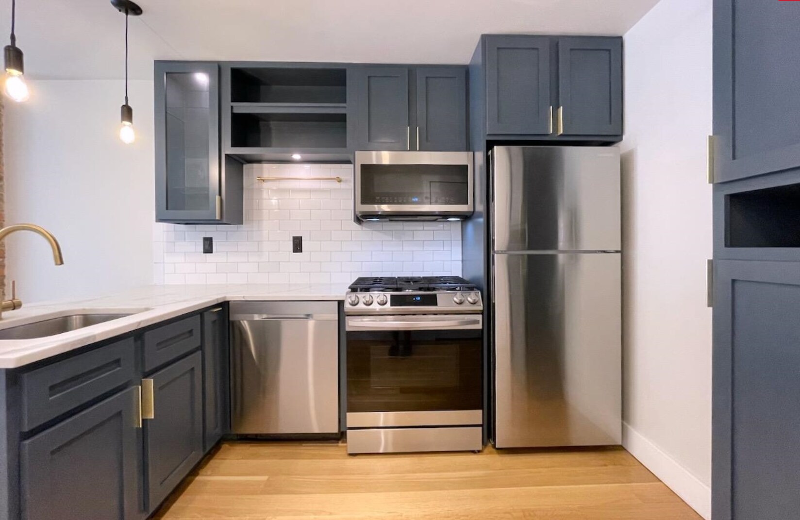 Building Photo - 320 6th St