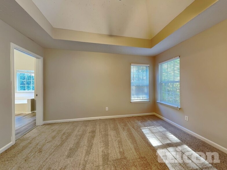 Building Photo - 335 Orleans Blvd