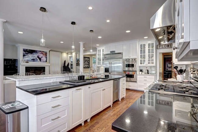 Building Photo - Beautiful Luxury Home Available in Boulder