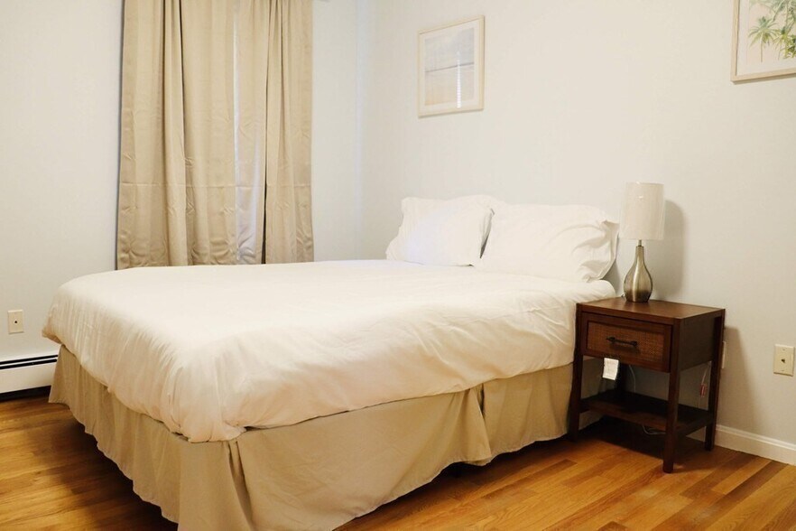 Building Photo - 12 Regent St