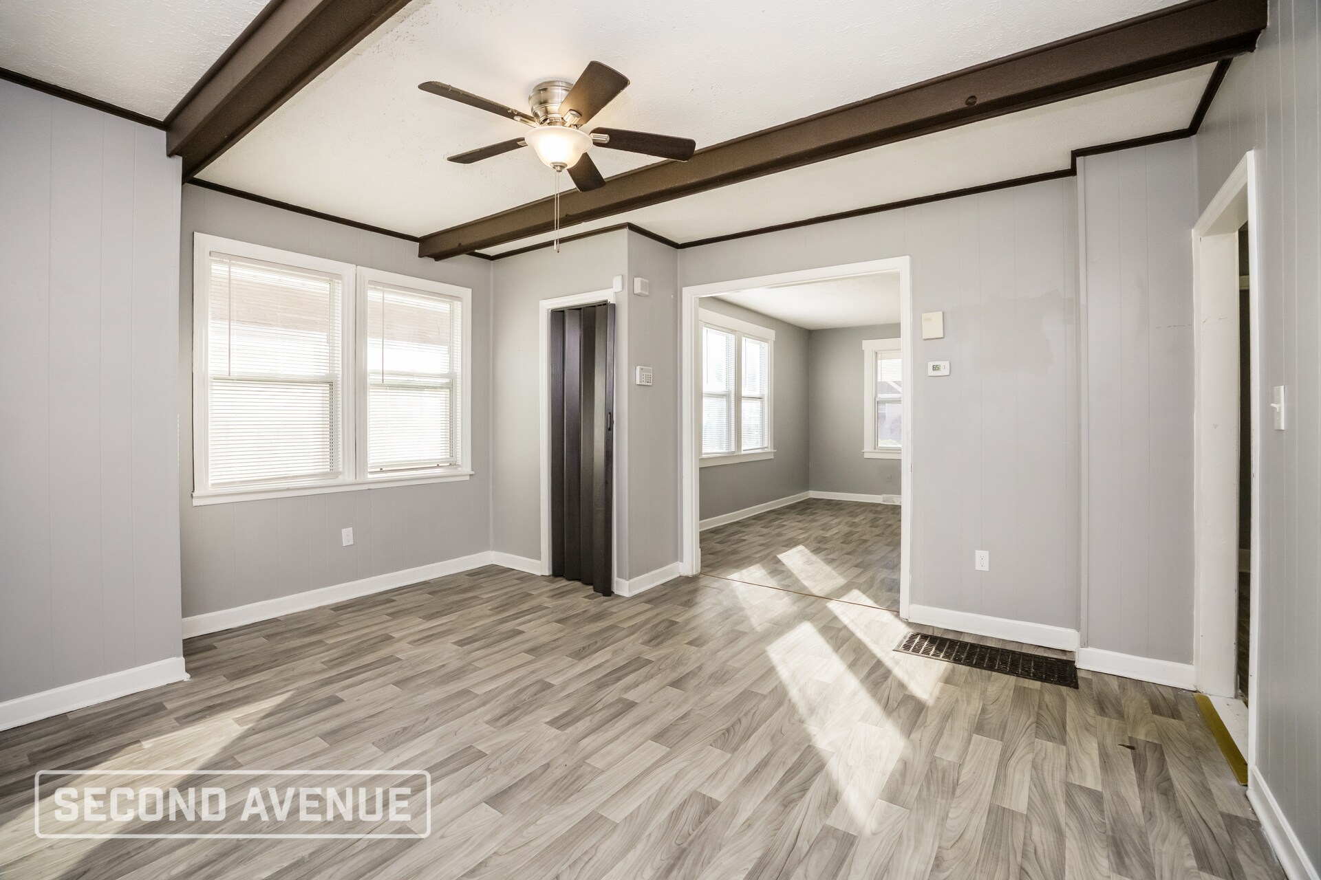 Building Photo - 1806 Sundale Ave