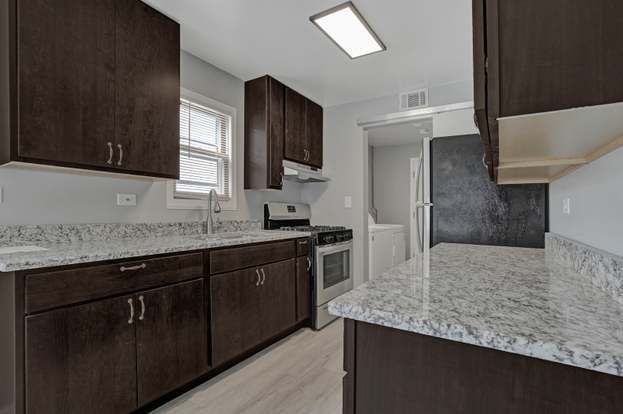 Building Photo - 8837 S Talman Ave
