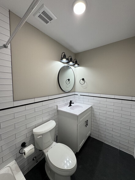 Building Photo - 515 Walnut St