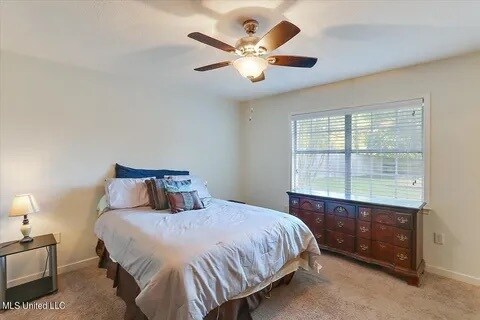 Building Photo - 631 Live Oak Dr
