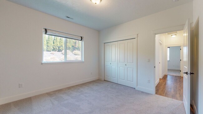 Building Photo - 3 Bedroom, 2 Bath Home in Richland
