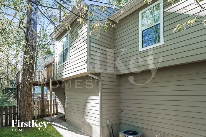 Building Photo - 2608 Plantation Way