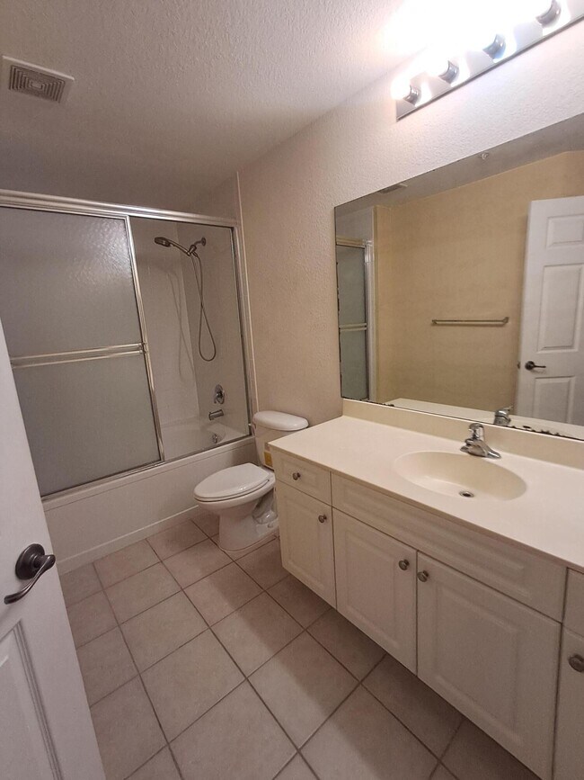 Building Photo - 2807 Veronia Dr