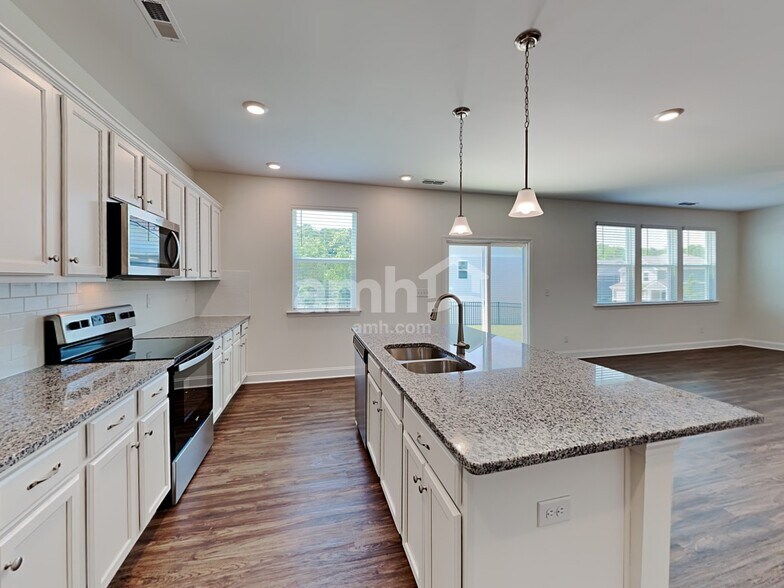 Building Photo - 3044 Garris Rd