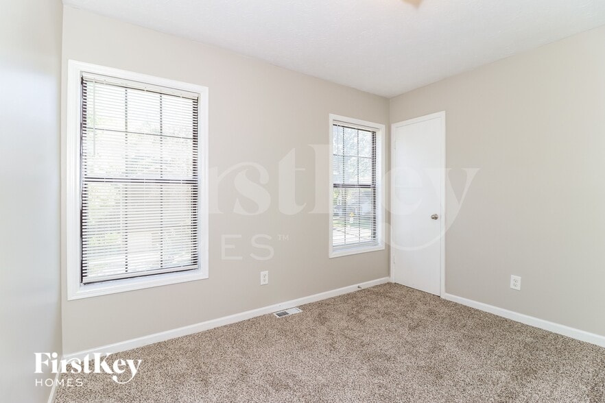 Building Photo - 934 Lake Watch Dr