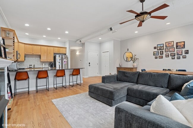 Building Photo - 426 N Noble St