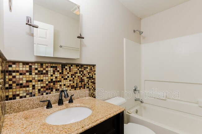 Building Photo - 975 Geronimo Dr