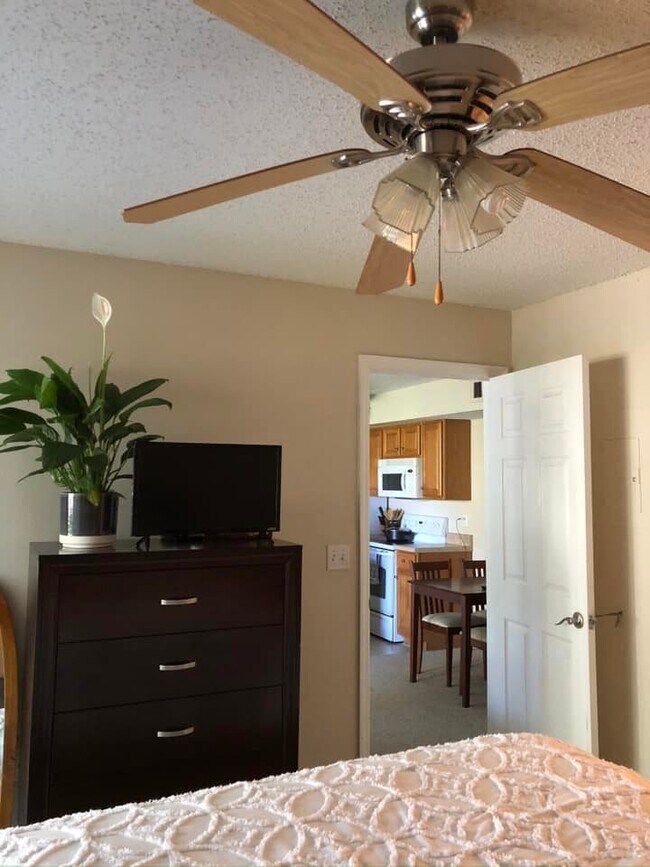 Building Photo - 12560 Equestrian Cir
