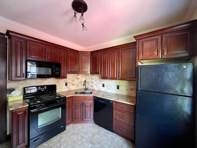 Building Photo - 786 McKinley Pkwy