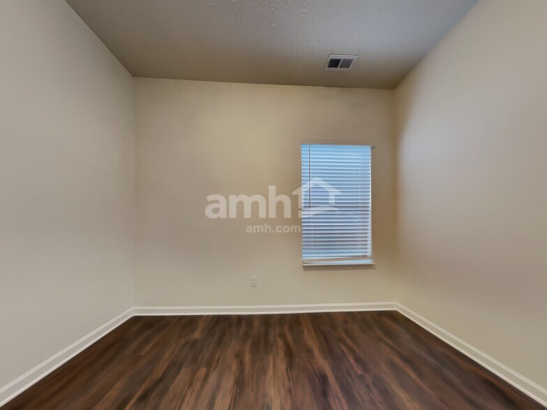 Building Photo - 1268 W Crystal Dr