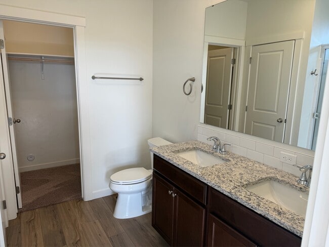 Building Photo - 7853 E Beaufort St