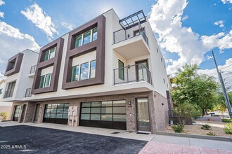 Building Photo - 232 S Roosevelt St