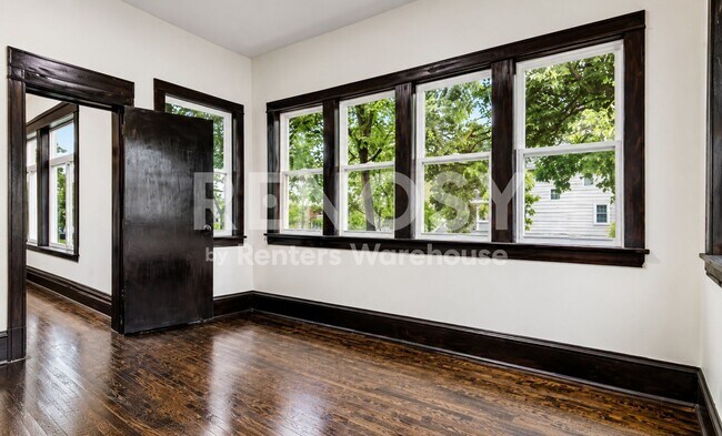 Building Photo - 3348 3rd Ave S