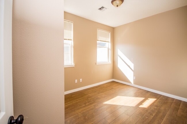 Building Photo - 1110 NW 27th St