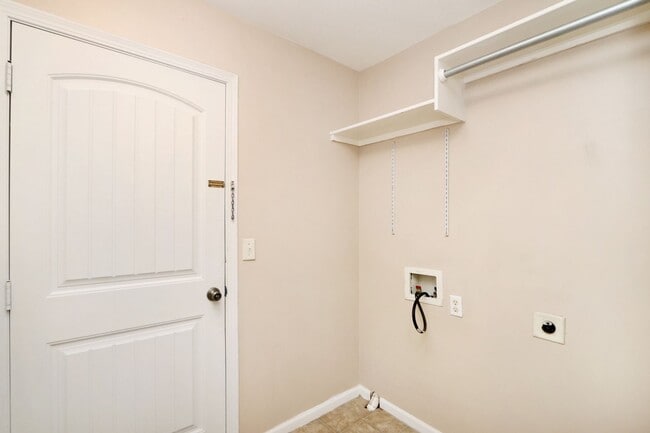 Building Photo - Beautifully Redone 2 Story Home!
